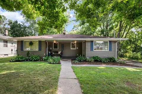 802 Coldbrook, Grand Rapids, MI 49503
