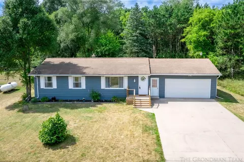 745 Flat Riv, Lowell, MI 49331
