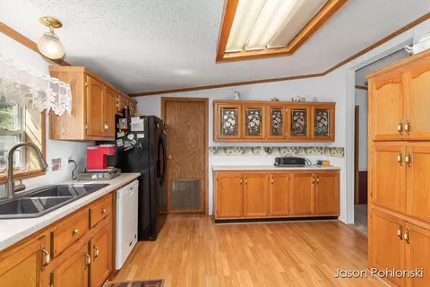7429 Curry, Caledonia, MI 49316 photo 8