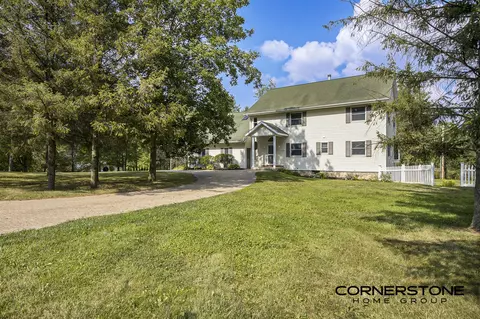 7758 Pine Is, Belmont, MI 49306