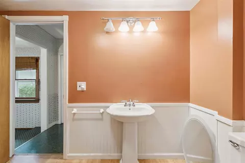 Entry Way - 7000 N Sandstone, Jackson, MI 49201 photo 4 of 5