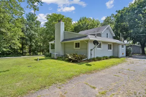 Exterior - 7000 N Sandstone, Jackson, MI 49201 photo 8 of 11