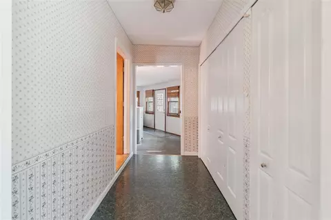 Entry Way - 7000 N Sandstone, Jackson, MI 49201 photo 3 of 5