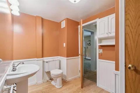 Bath - 7000 N Sandstone, Jackson, MI 49201 photo 1 of 2