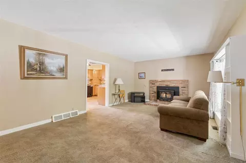 Living - 7000 N Sandstone, Jackson, MI 49201 photo 1 of 5
