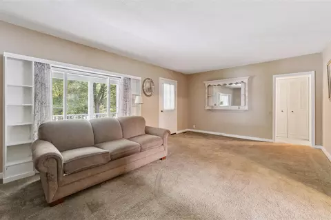 Living - 7000 N Sandstone, Jackson, MI 49201 photo 3 of 5