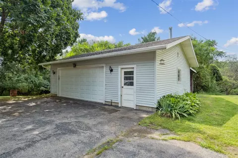 Exterior - 7000 N Sandstone, Jackson, MI 49201 photo 11 of 11