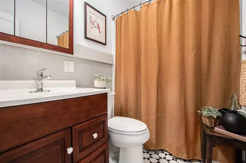Bath - 3159 S 3rd, Niles, MI 49120 photo 1 of 3