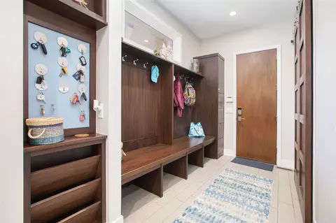 Entry Way - 307 Windy Crst, Ann Arbor, MI 48105 photo 4 of 6