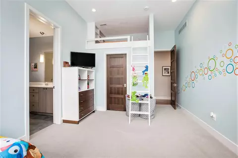 Bedroom - 307 Windy Crst, Ann Arbor, MI 48105 photo 6 of 8