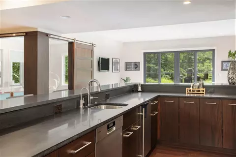 Kitchen - 307 Windy Crst, Ann Arbor, MI 48105 photo 13 of 14