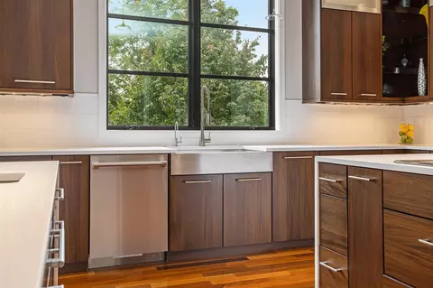 Kitchen - 307 Windy Crst, Ann Arbor, MI 48105 photo 6 of 14