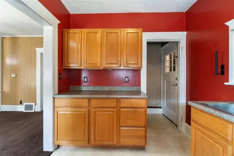 Entry Way - 1125 Walker, Jackson, MI 49202 photo 1 of 1