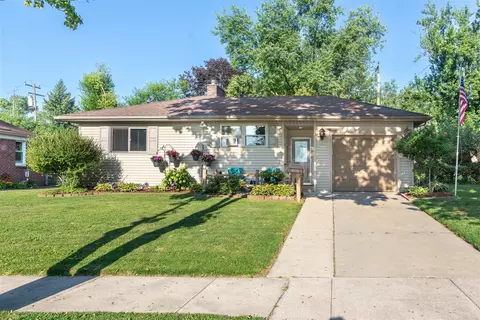 16865 Five Pts, Redford, MI 48240