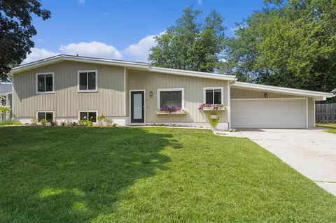 142 Birchwood, Holland, MI 49423