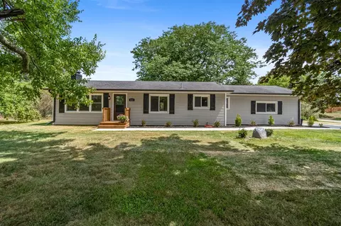 5900 Clark Lk, Jackson, MI 49201