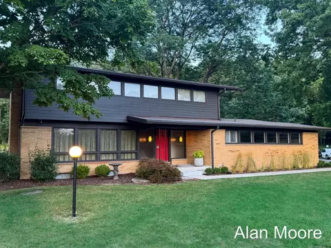 7878 Northland, Rockford, MI 49341