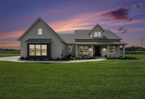5614 Pioneer #1, Caledonia, MI 49316