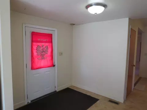 1216 Knapp, Jackson, MI 49203 photo 6