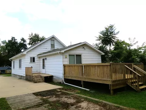 1216 Knapp, Jackson, MI 49203 photo 2