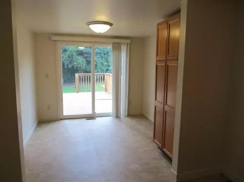 1216 Knapp, Jackson, MI 49203 photo 5