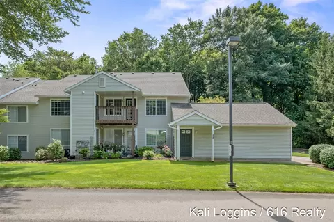 226 Hunters #13, Rockford, MI 49341