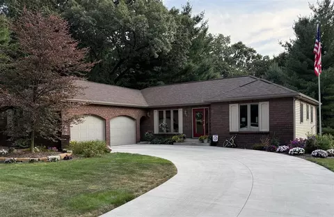 2401 Elderwood, Grand Rapids, MI 49544