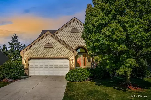 5877 Castle Brk, Kentwood, MI 49508