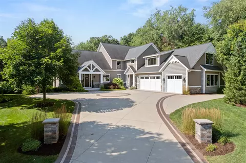 6200 Cascade Pointe, Grand Rapids, MI 49546