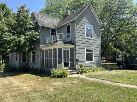 314 N Dyckman, Paw Paw, MI 49079