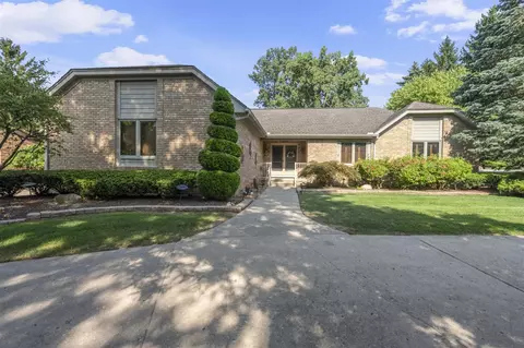 20240 Woodcreek, Northville, MI 48167