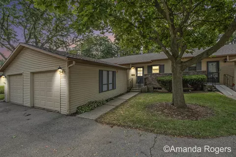 3230 Oxford, Grand Rapids, MI 49512