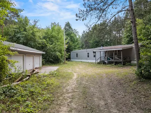 19031 W Edgar, Howard City, MI 49329