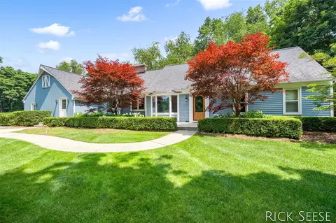 970 Cramton, Ada, MI 49301