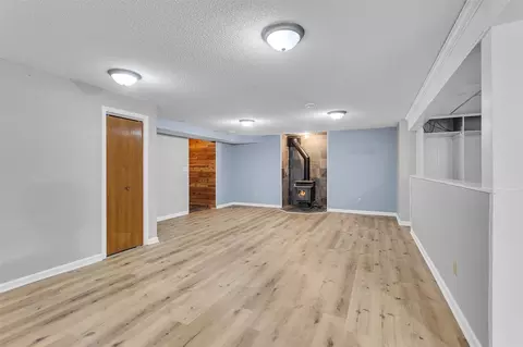Living - 2740 Marion, Jackson, MI 49201 photo 6 of 9