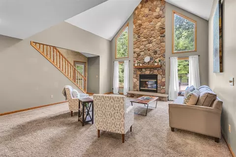 Living - 2740 Marion, Jackson, MI 49201 photo 1 of 9