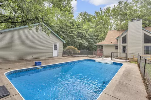 Exterior - 2740 Marion, Jackson, MI 49201 photo 6 of 15