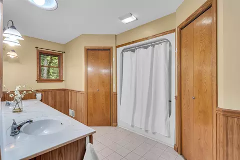 Bath - 2740 Marion, Jackson, MI 49201 photo 1 of 7