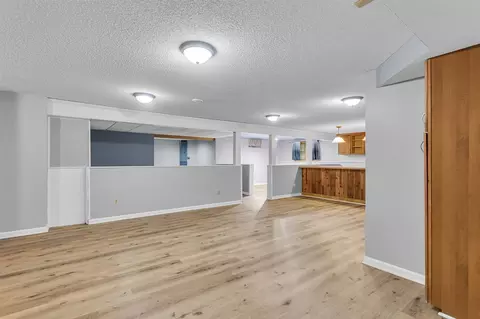 Living - 2740 Marion, Jackson, MI 49201 photo 4 of 9