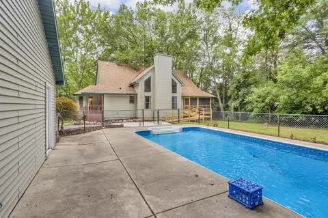 Exterior - 2740 Marion, Jackson, MI 49201 photo 7 of 15