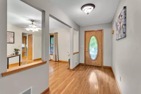Entry Way - 2740 Marion, Jackson, MI 49201 photo 1 of 5