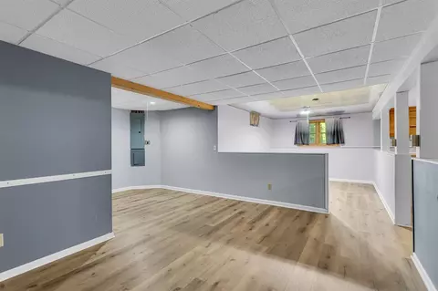 Living - 2740 Marion, Jackson, MI 49201 photo 8 of 9