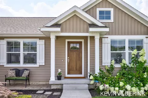 2108 Eastview, Jenison, MI 49428