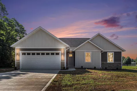 375 Locust, Constantine, MI 49042