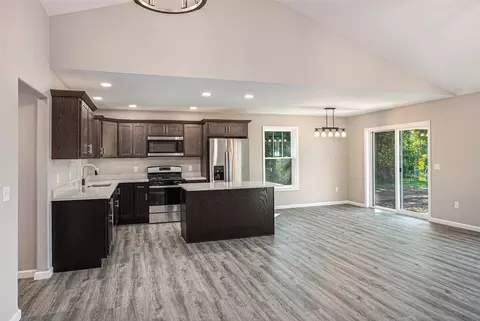 375 Locust, Constantine, MI 49042 photo 5