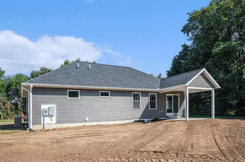 375 Locust, Constantine, MI 49042 photo 4