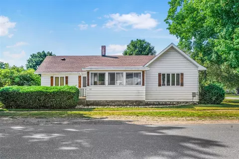 515 W 5th St, Evart, MI 49631