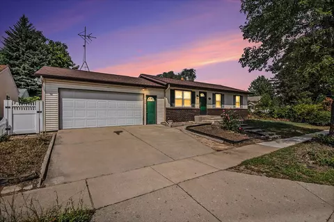 1277 Oakcrest, Wyoming, MI 49509