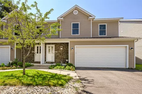 2566 Holiday House, Saint Joseph, MI 49085