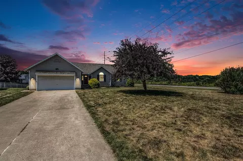 6514 Jericho, Stevensville, MI 49127